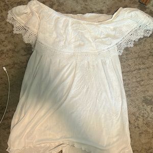 WHITE OFF THE SHOULDER TOP WITH DECORATIVE FRINGE